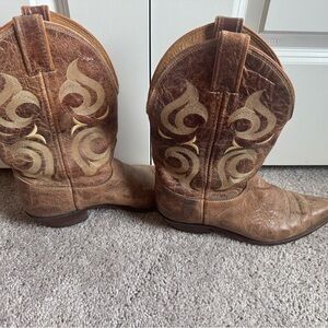 Women’s Justin Cowboy Boots